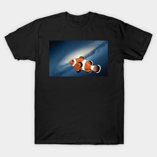 Un pesce pagliaccio nell'universo T-Shirt